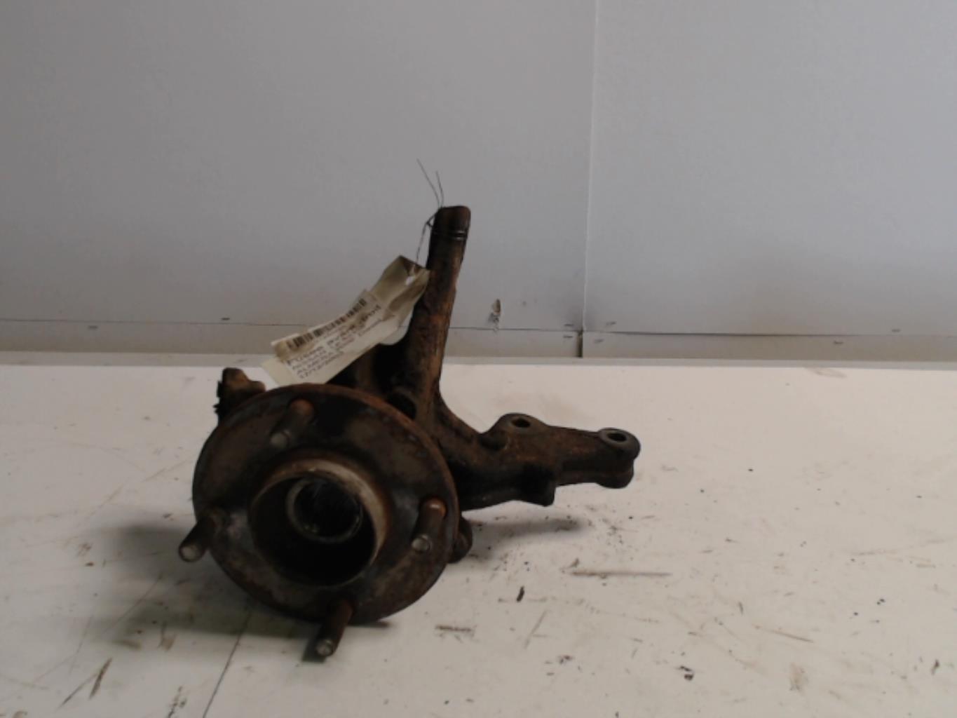 Fusee avant droit NISSAN ALMERA 2 PHASE 2 Diesel - 1