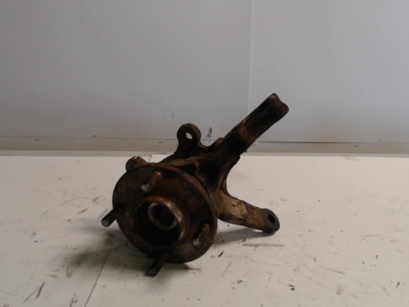 Fusee avant gauche NISSAN ALMERA 2 PHASE 2 Diesel - 1