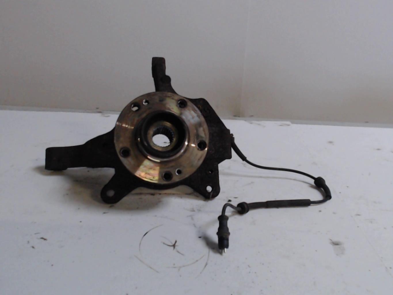 Fusee avant gauche RENAULT LAGUNA 2 PHASE 2 Diesel - 1
