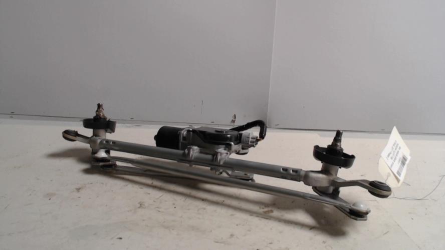 Moteur essuie glace avant -...
