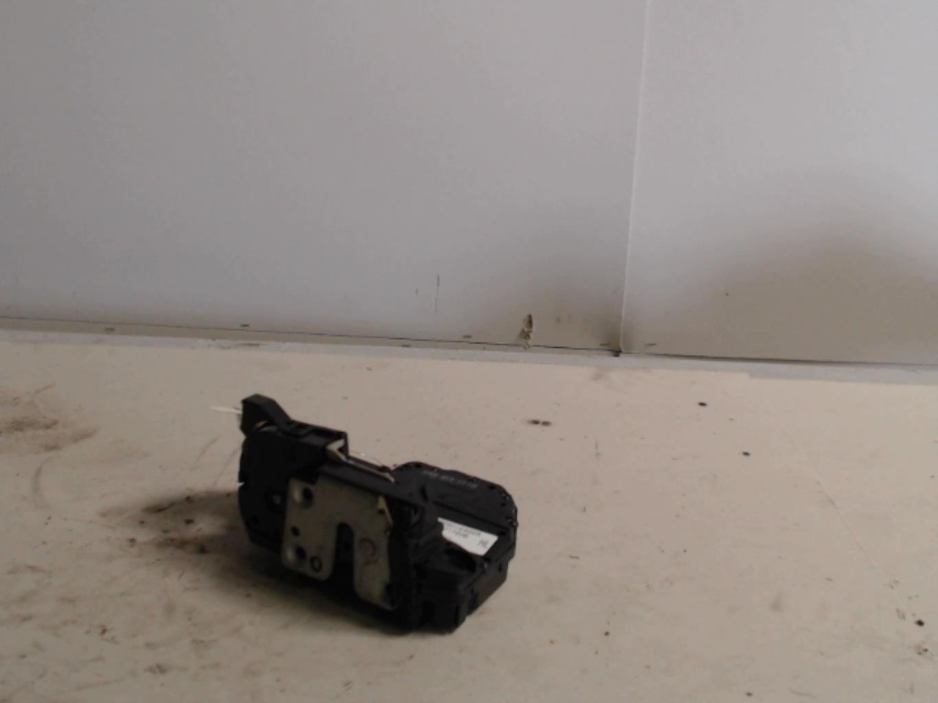 Serrure arriere gauche RENAULT CAPTUR 1 Essence - 1