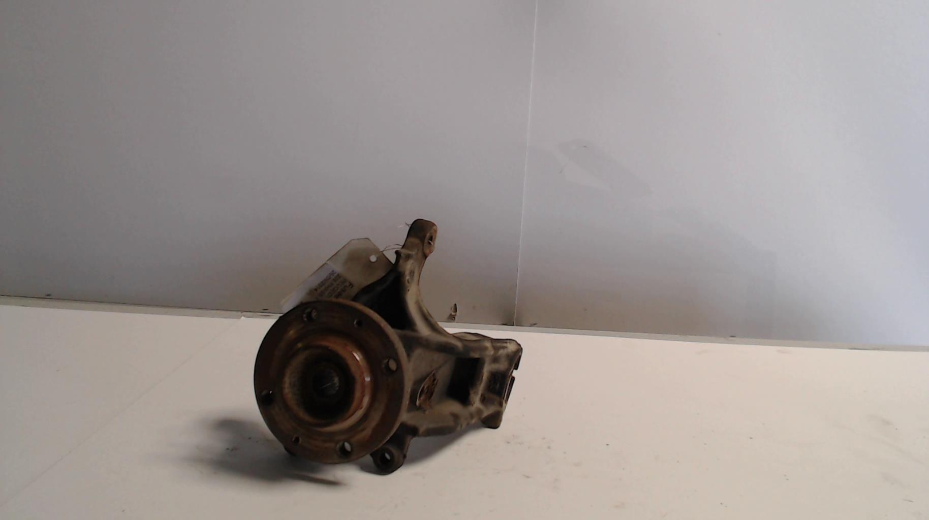 Fusee avant droit PEUGEOT 208 1 PHASE 1 Diesel - 1