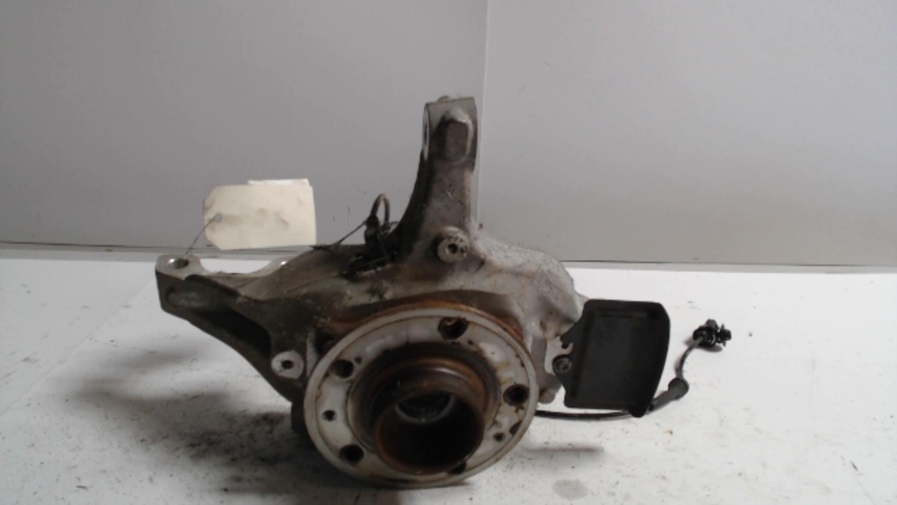 Fusee avant gauche RENAULT LAGUNA 3 Diesel - 1