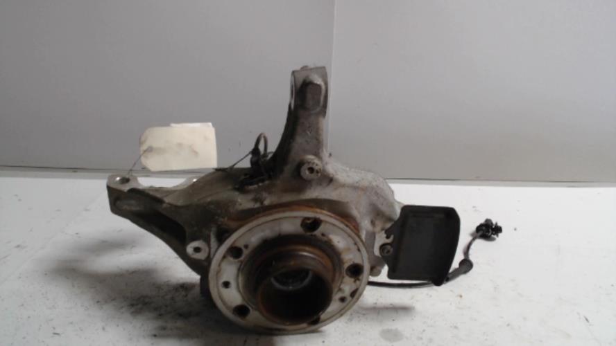 Fusee avant gauche - RENAULT 