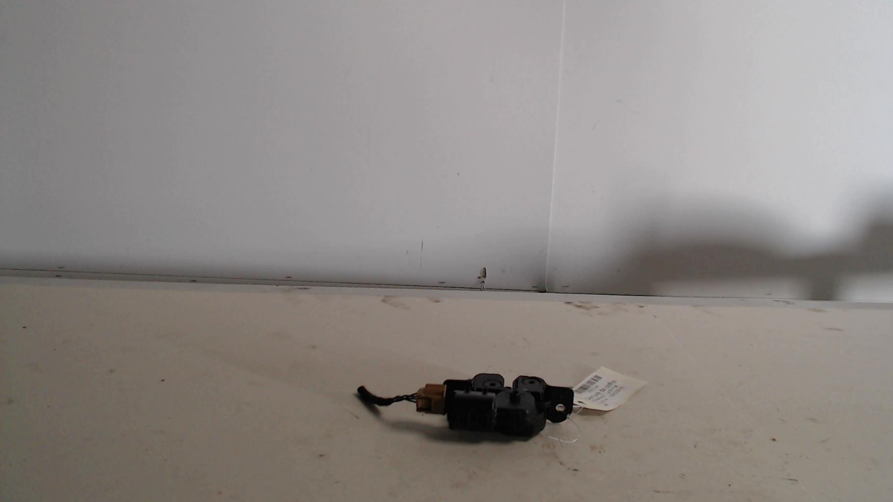 Serrure de coffre RENAULT CLIO 4  - 1