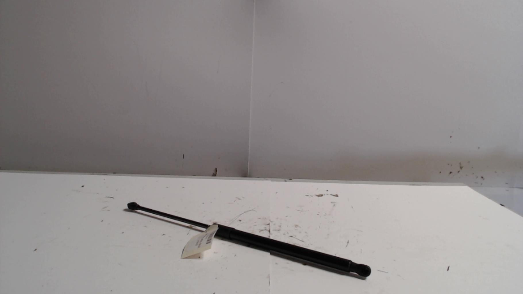 Verin de coffre droit RENAULT CLIO 5  - 1