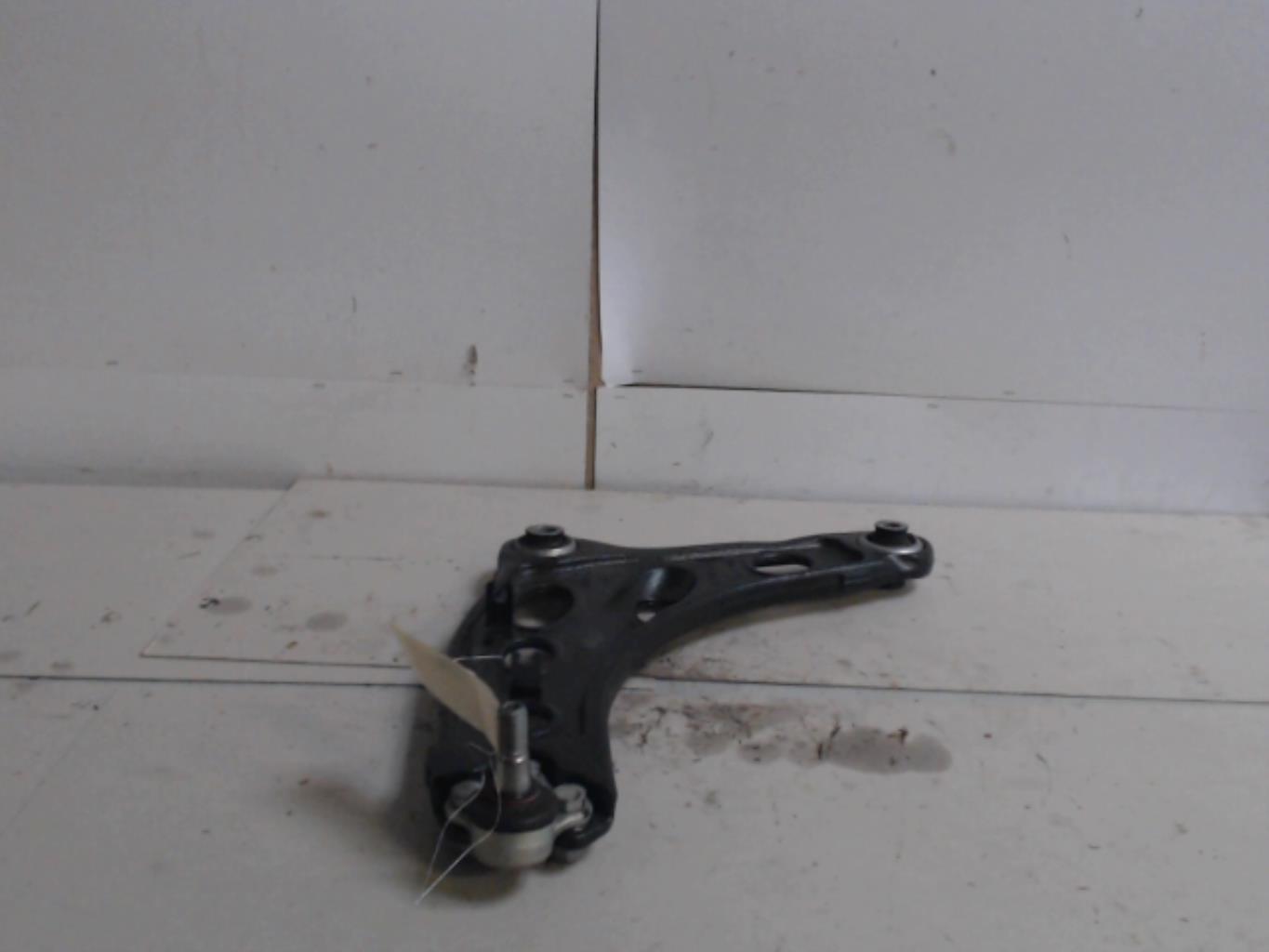 Bras inferieur avant gauche RENAULT TRAFIC 3  - 1