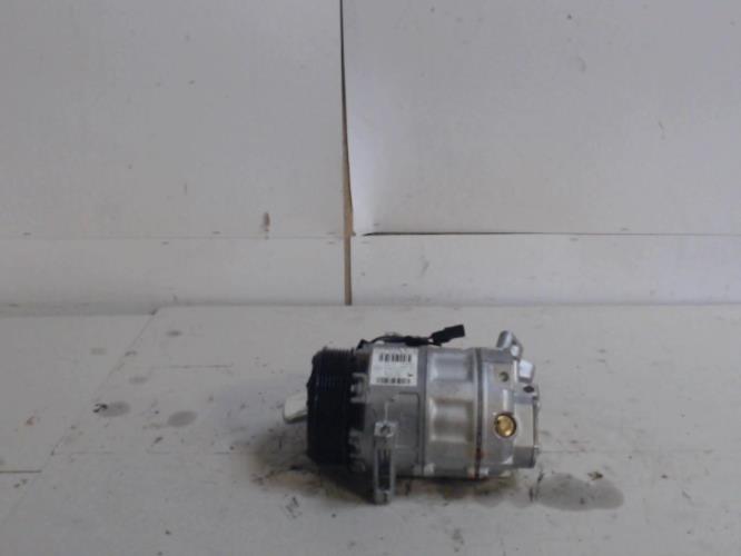 Compresseur clim - RENAULT 