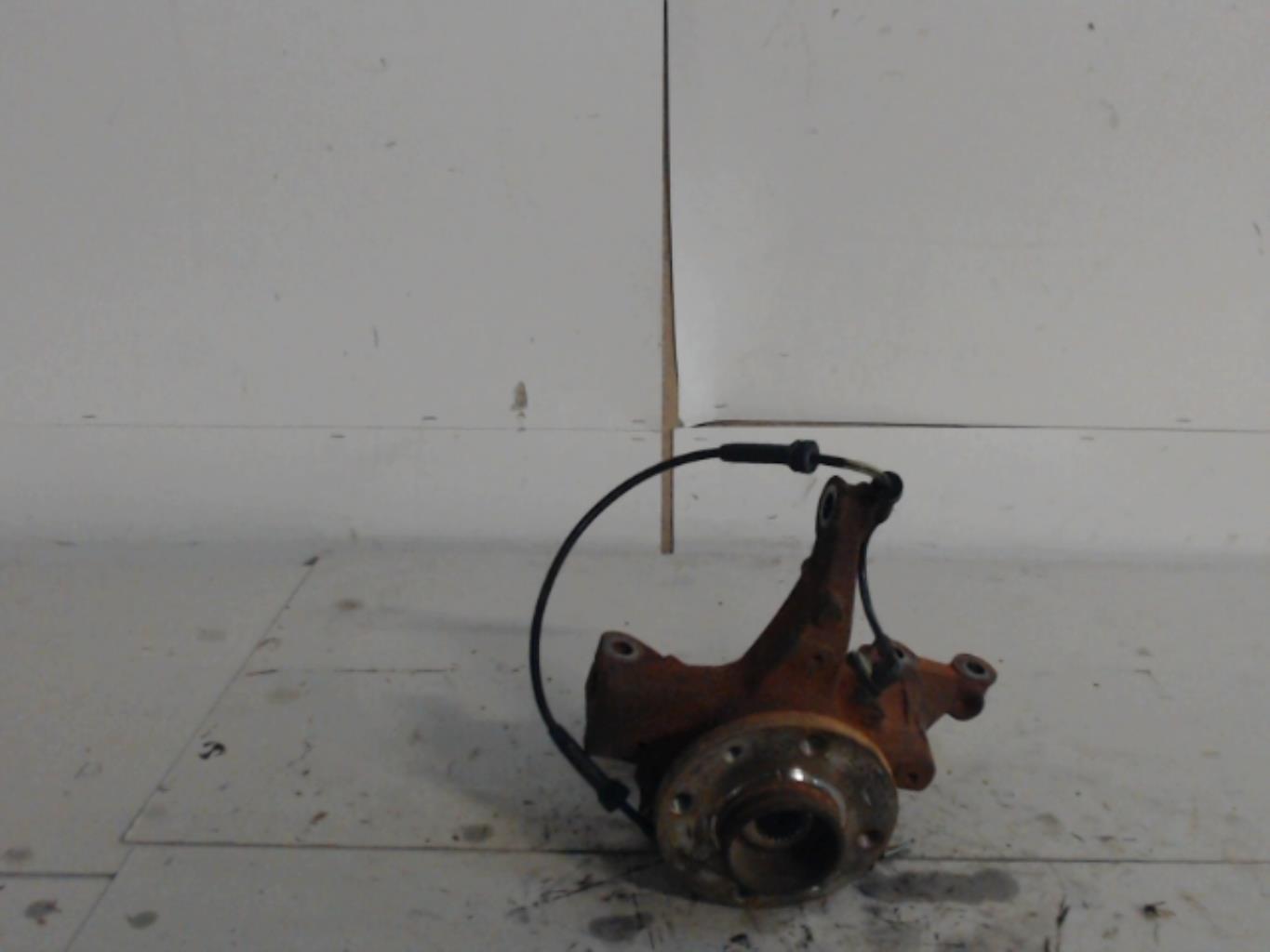 Fusee avant droit DACIA SANDERO 2 PHASE 2  - 1