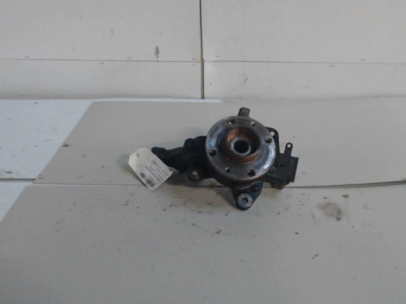 Fusee avant gauche RENAULT CLIO 4 PHASE 2  - 1