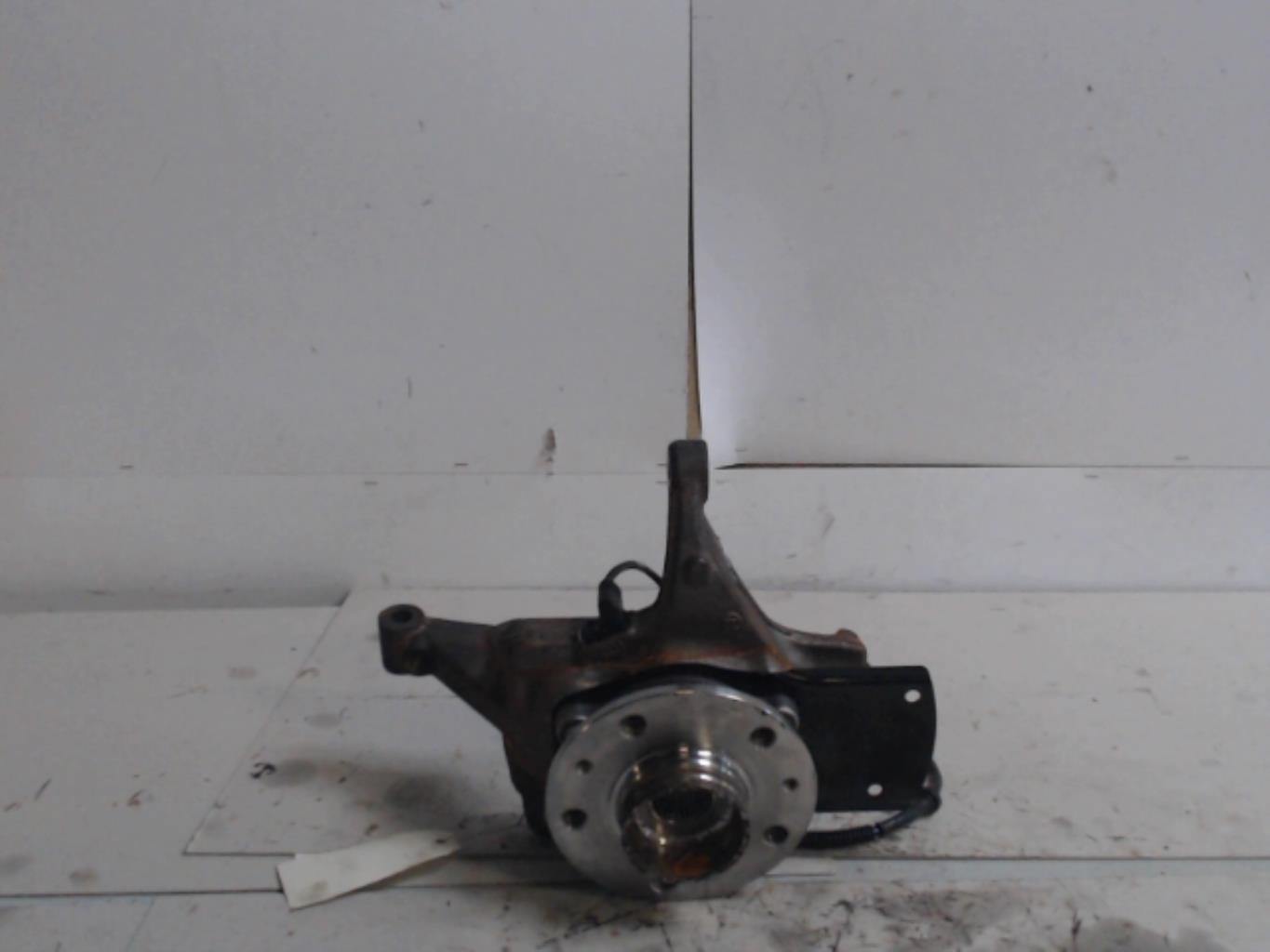 Fusee avant gauche RENAULT TRAFIC 3  - 1