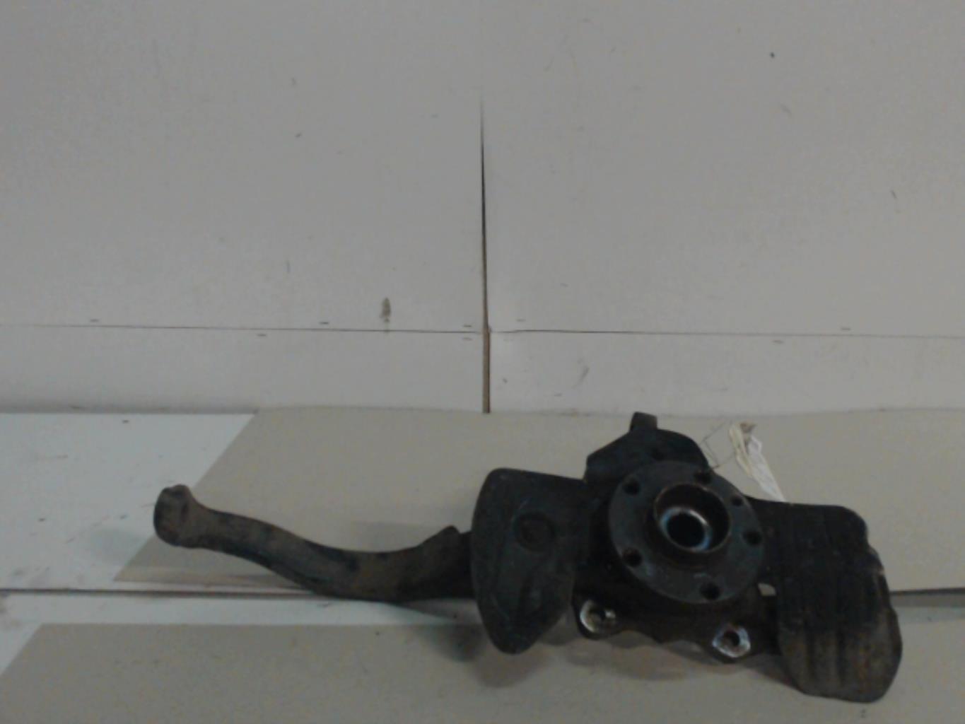 Fusee avant gauche ALFA ROMEO 156 PHASE 3 BREAK Diesel - 1