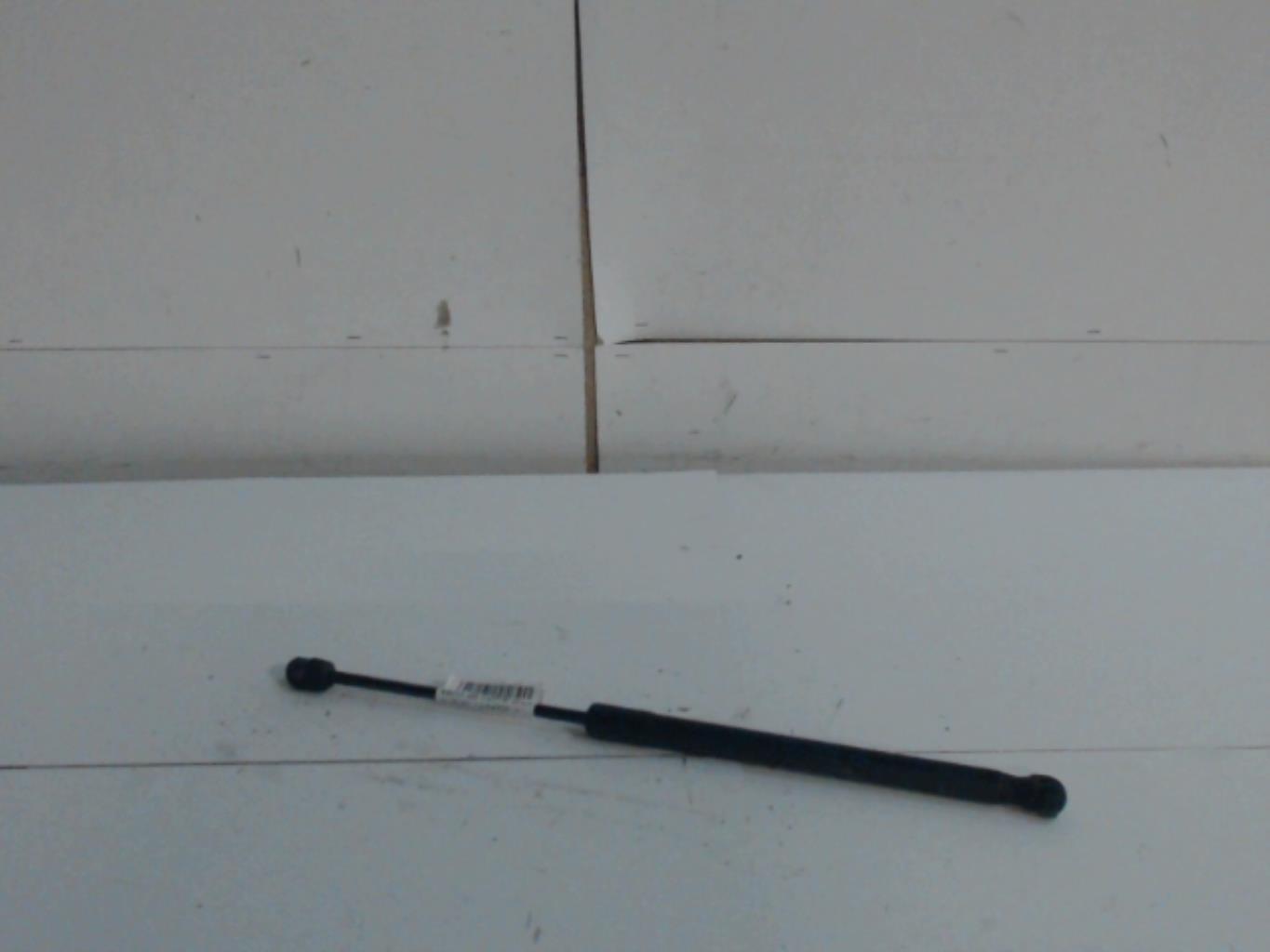 Verin de coffre droit SUZUKI SWIFT 3 Essence - 1