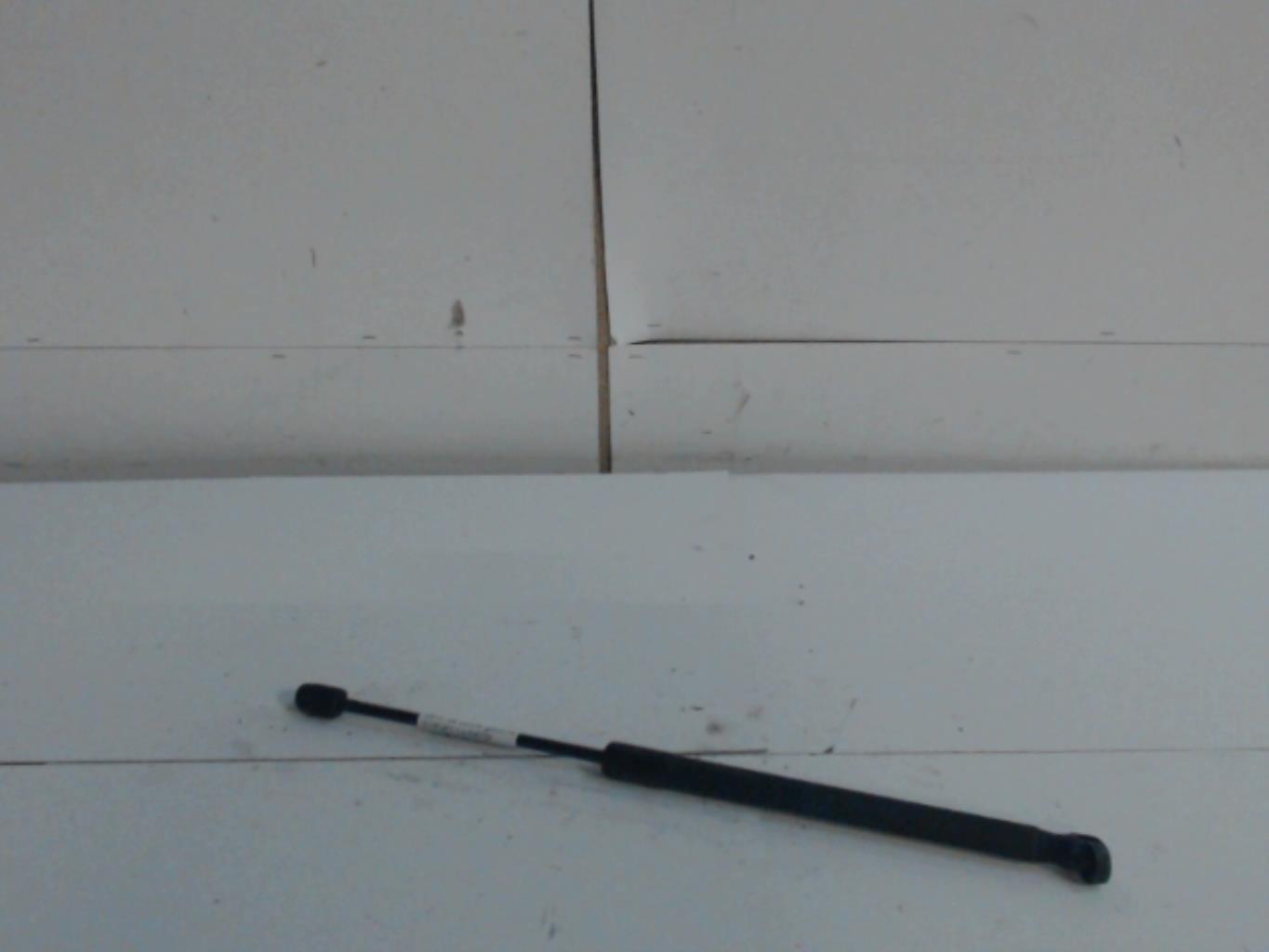 Verin de coffre gauche SUZUKI SWIFT 3 Essence - 1