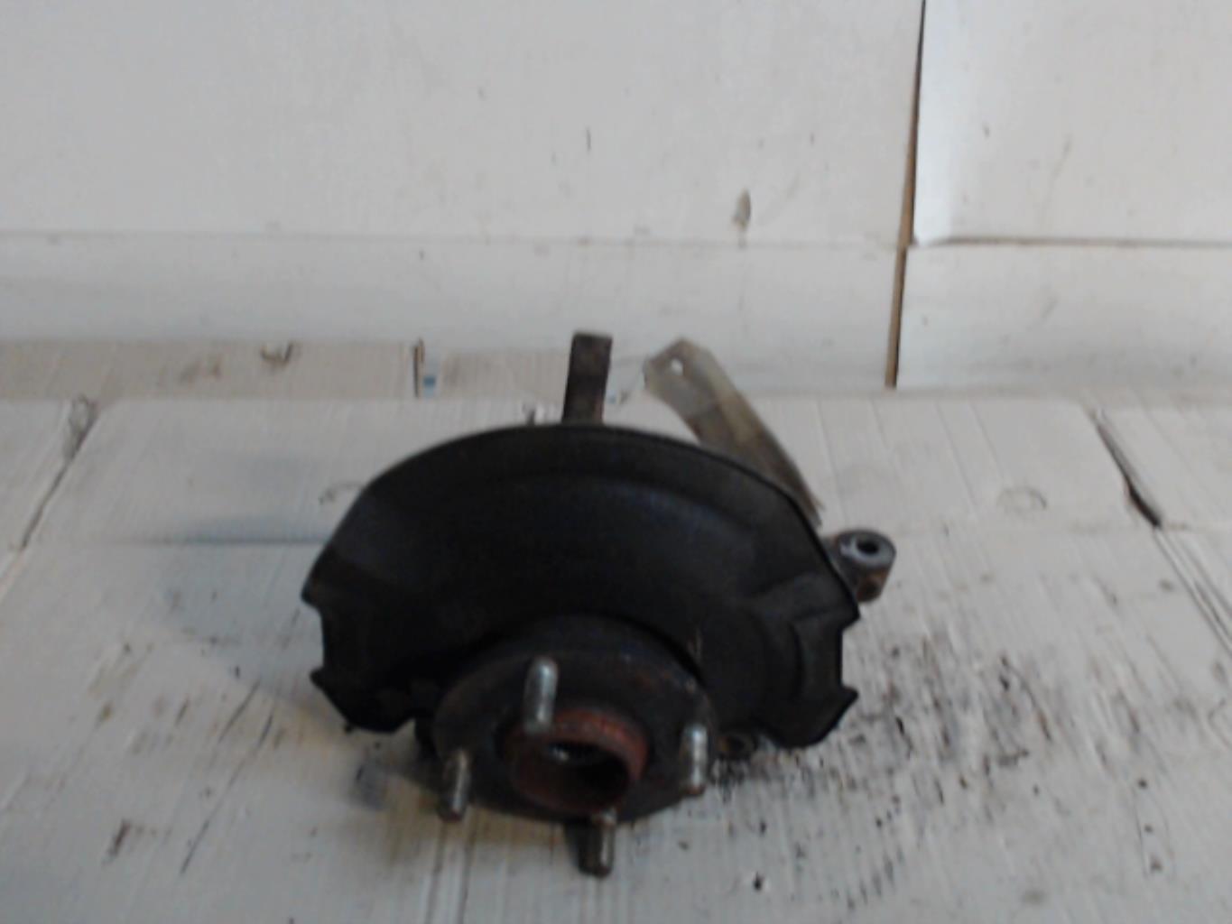 Fusee avant droit SUZUKI SWIFT 3 Essence - 1