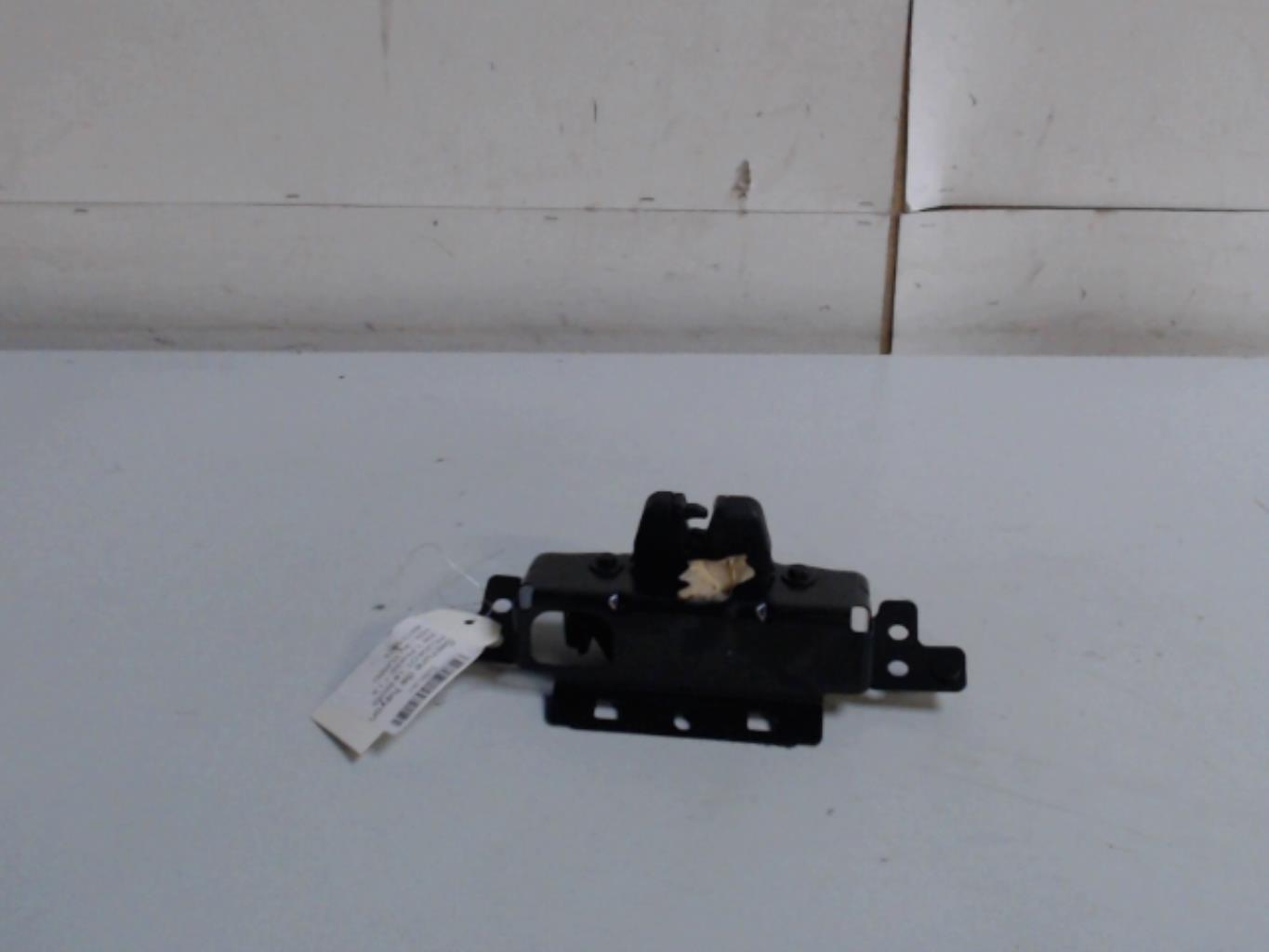 Serrure de hayon PEUGEOT 208 1 PHASE 1 Diesel - 1