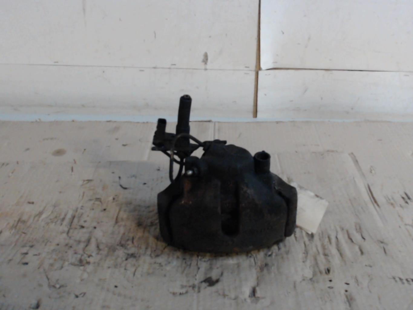 Etrier avant gauche (freinage) AUDI A6 2 PHASE 1 Essence - 1