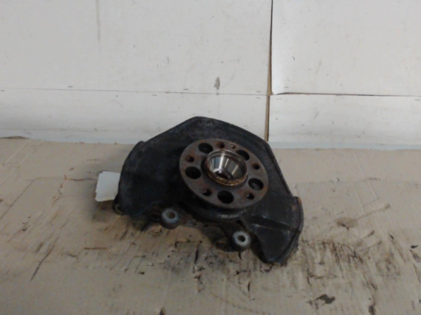 Fusee avant droit MERCEDES CLASSE B 245 PHASE 2 Diesel - 1