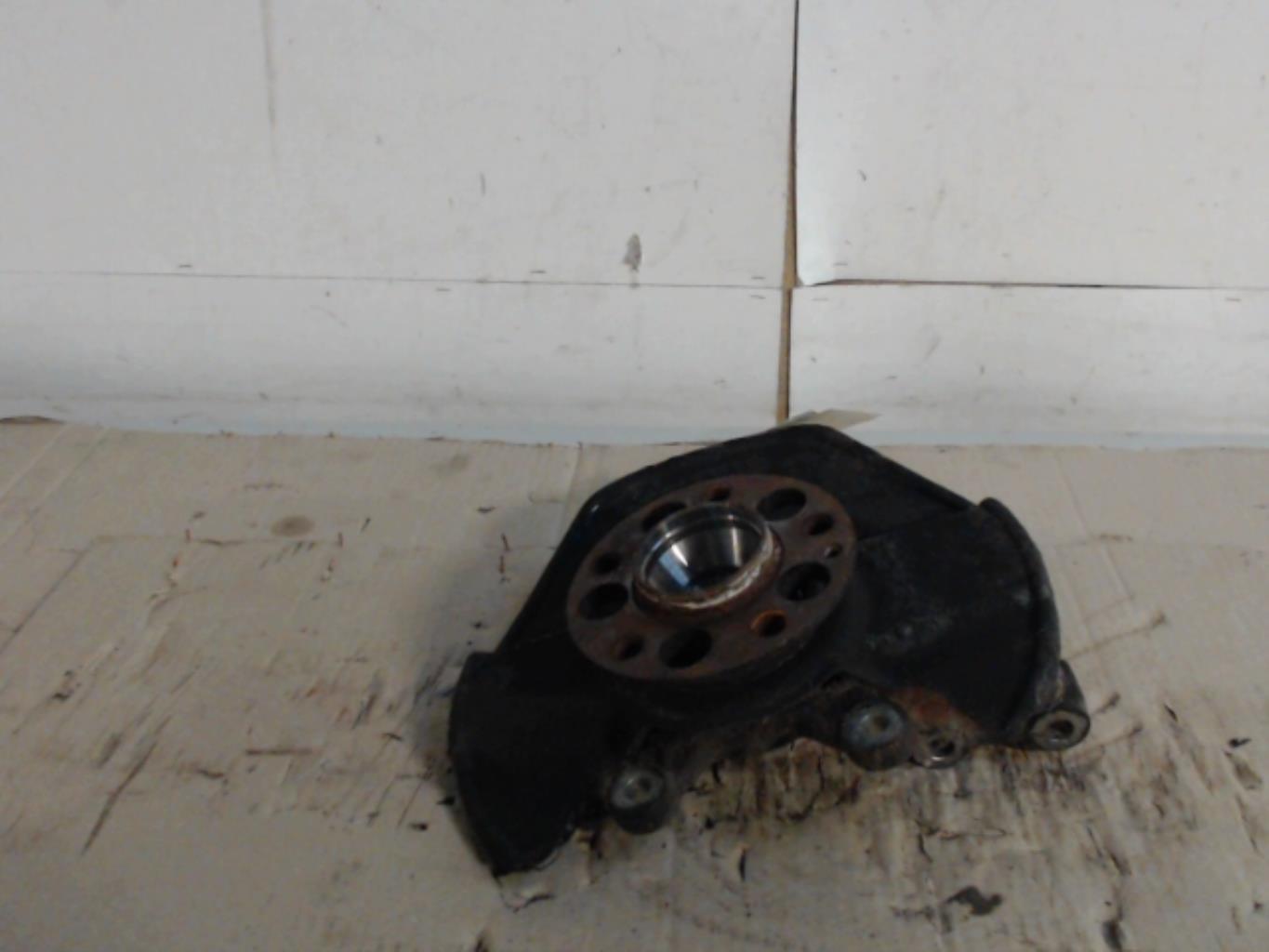 Fusee avant gauche MERCEDES CLASSE B 245 PHASE 2 Diesel - 1