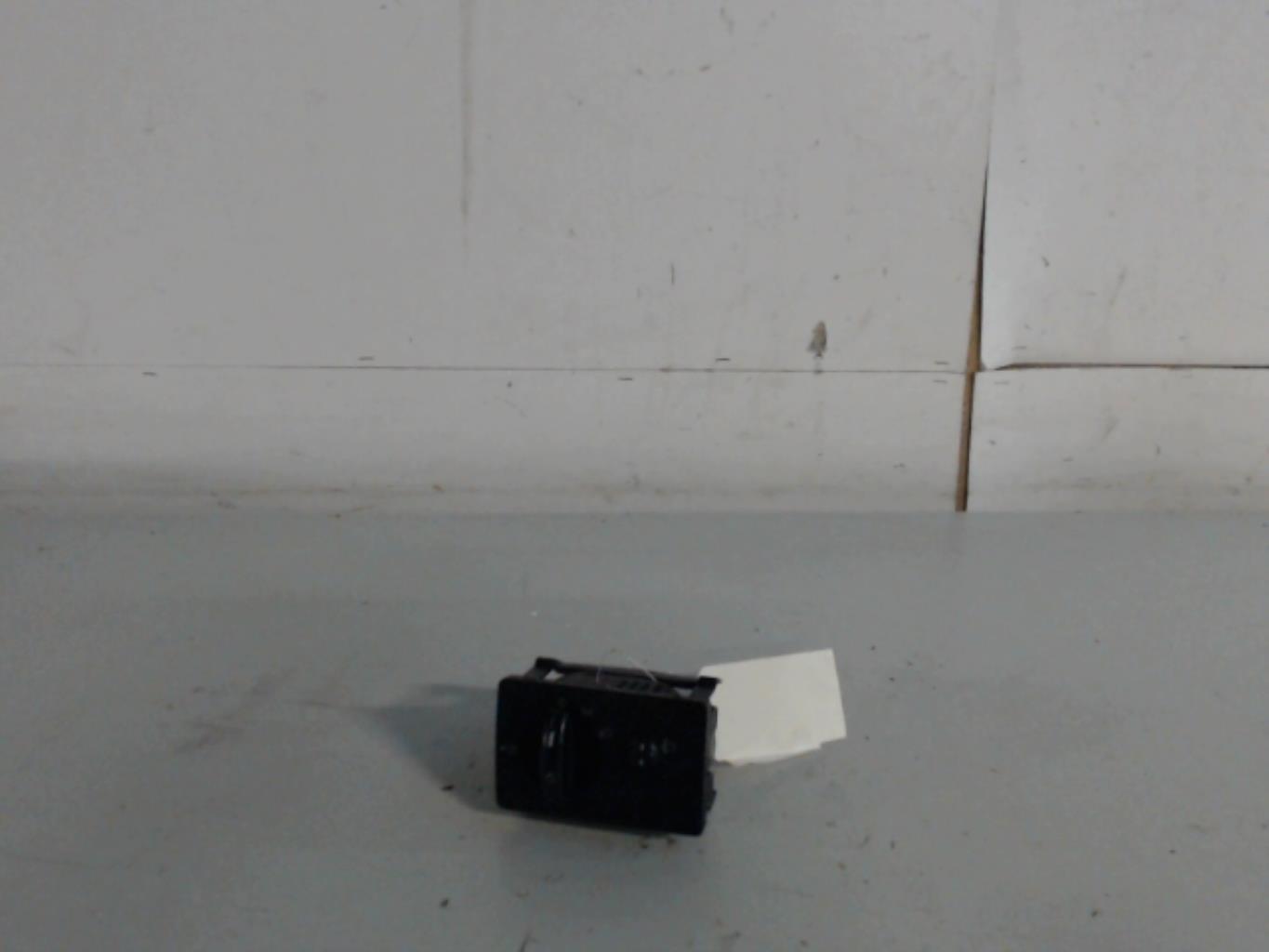 Commande de phare FORD FIESTA 5 PHASE 2 Diesel - 1