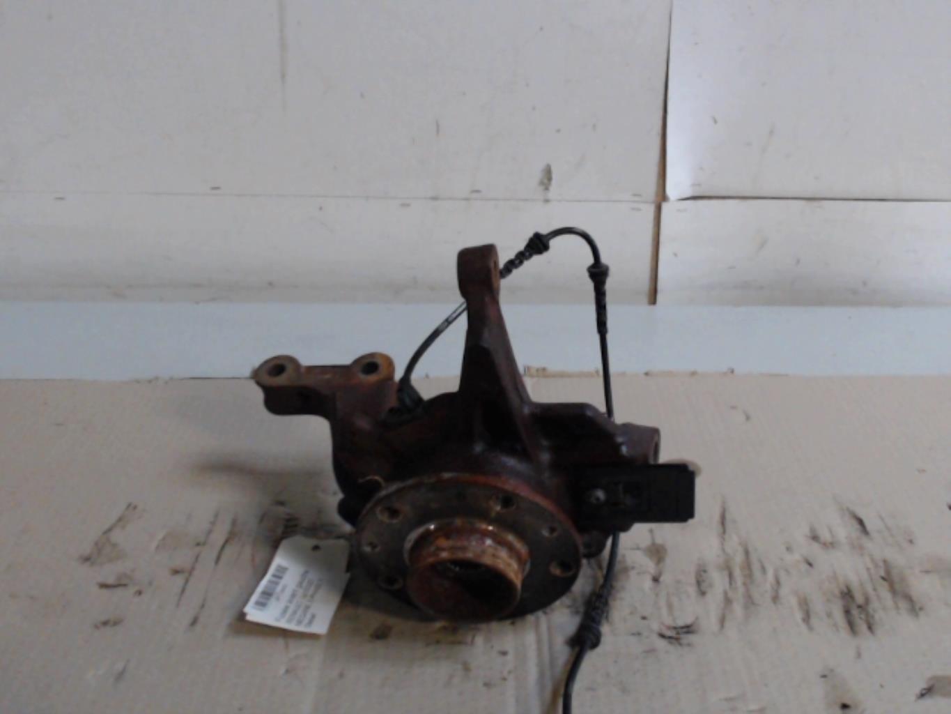 Fusee avant gauche RENAULT MEGANE 3 PHASE 1 Diesel - 1