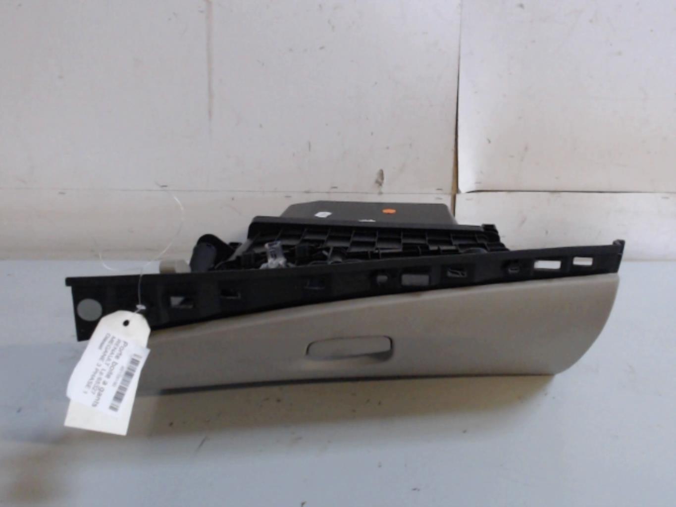 Porte boite a gants RENAULT MEGANE 3 PHASE 1 Diesel - 1