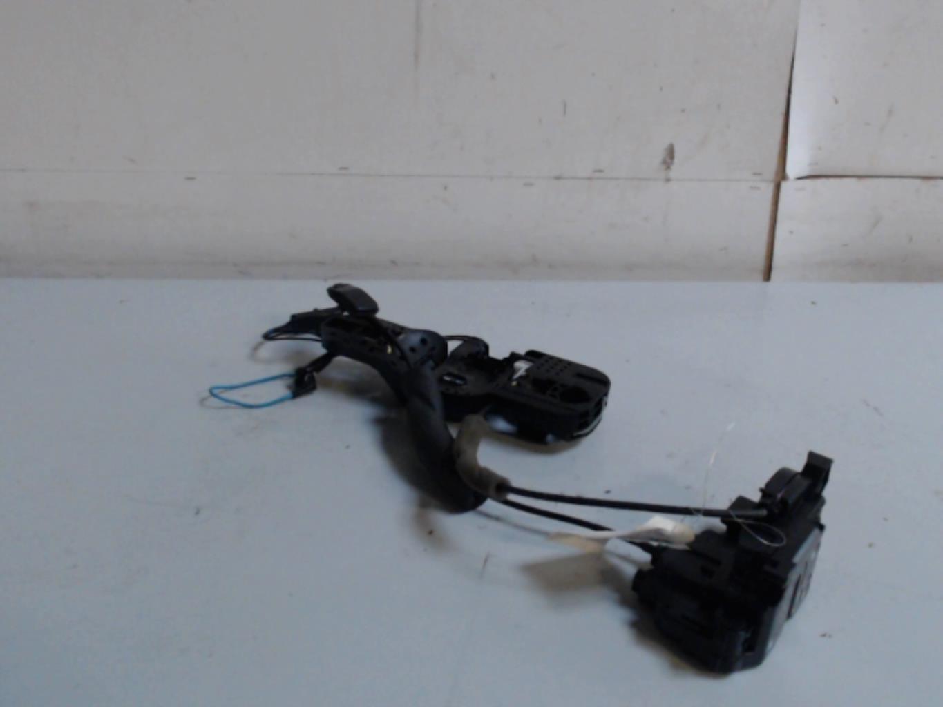 Serrure arriere droit RENAULT MEGANE 3 PHASE 1 Diesel - 1