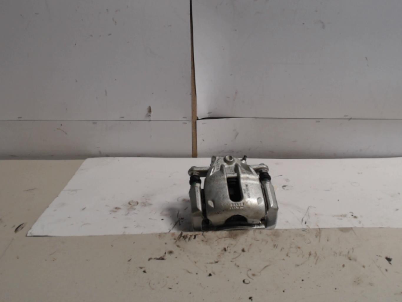 Etrier avant gauche (freinage) RENAULT CLIO 4 PHASE 1  - 1