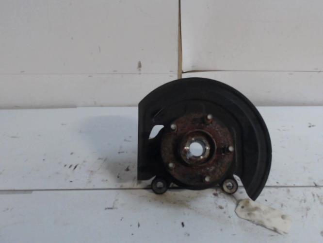 Fusee avant droit - NISSAN...
