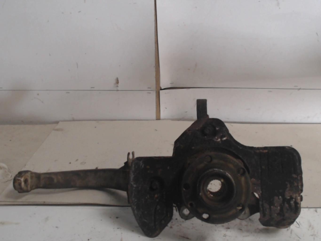 Fusee avant gauche ALFA ROMEO 156 PHASE 3 Diesel - 1