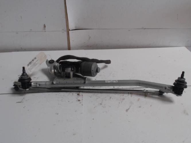 Moteur essuie glace avant -...