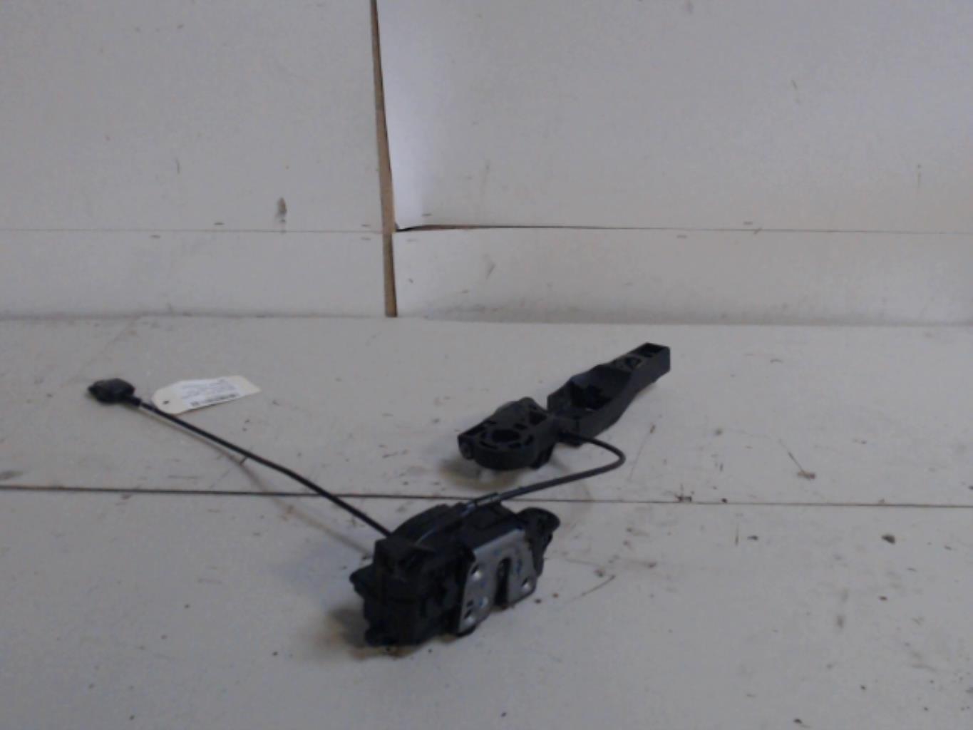 Serrure avant gauche RENAULT CLIO 3 PHASE 1 Essence - 1