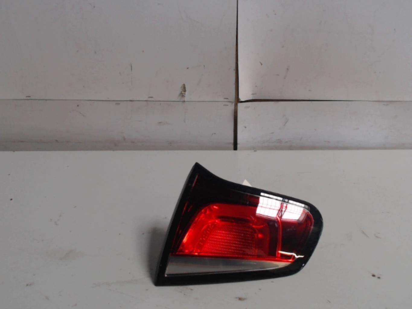 Feu arriere secondaire droit (feux) CITROEN C3 2 PHASE 2 Essence - 1