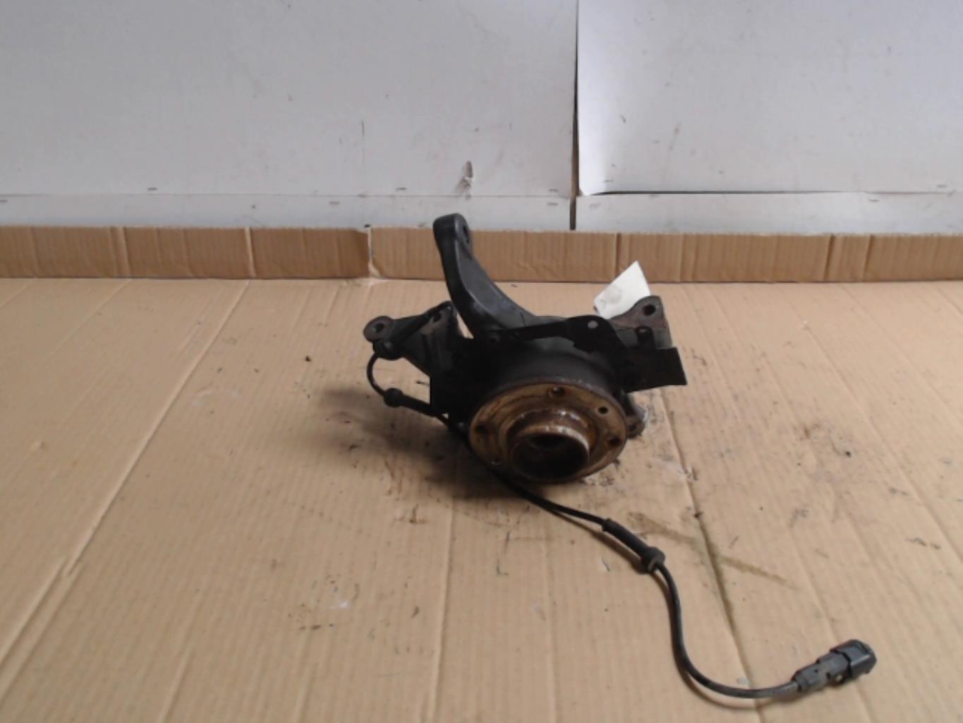 Fusee avant gauche RENAULT CAPTUR 1 PHASE 1 Diesel - 1