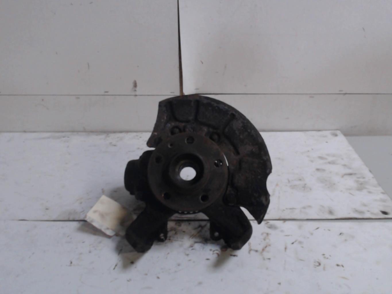 Fusee avant gauche VOLKSWAGEN GOLF 4 Essence - 1