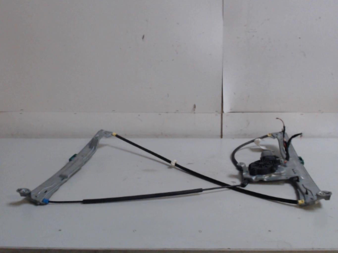 Leve vitre electrique avant droit RENAULT CLIO 3 PHASE 2 Diesel - 1