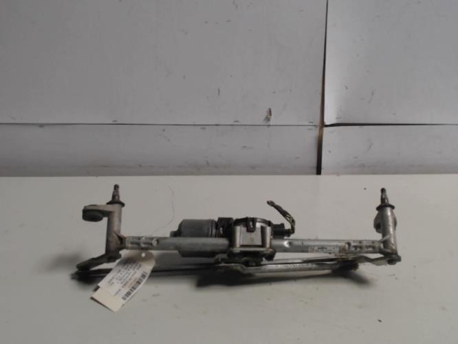 Moteur essuie glace avant -...