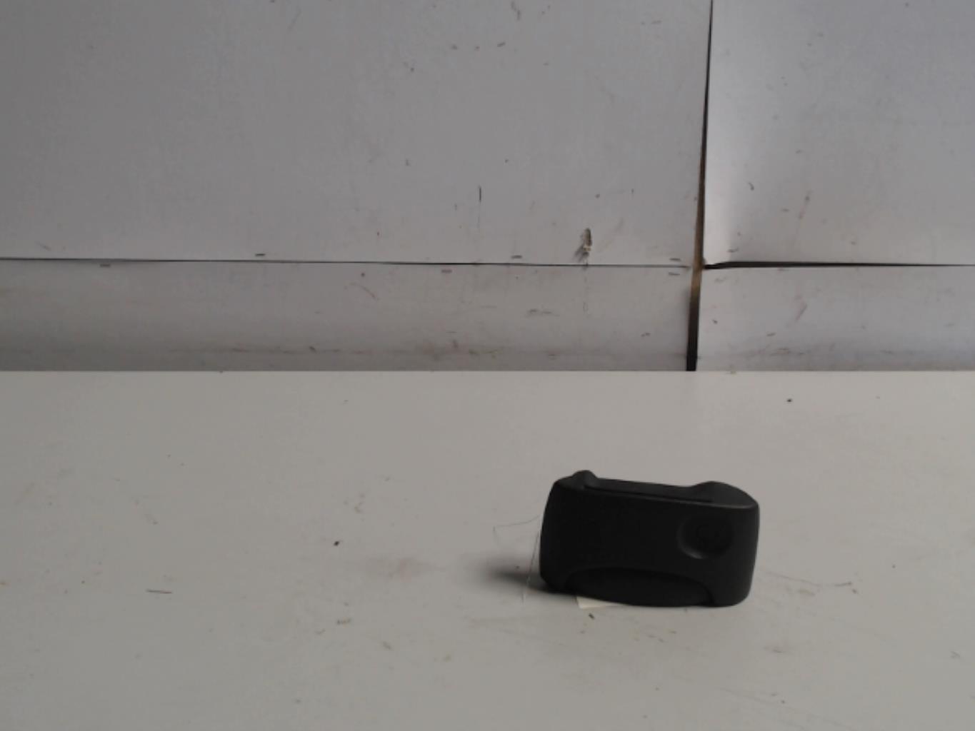 Poignee porte laterale droit RENAULT KANGOO 1 PHASE 2  - 1