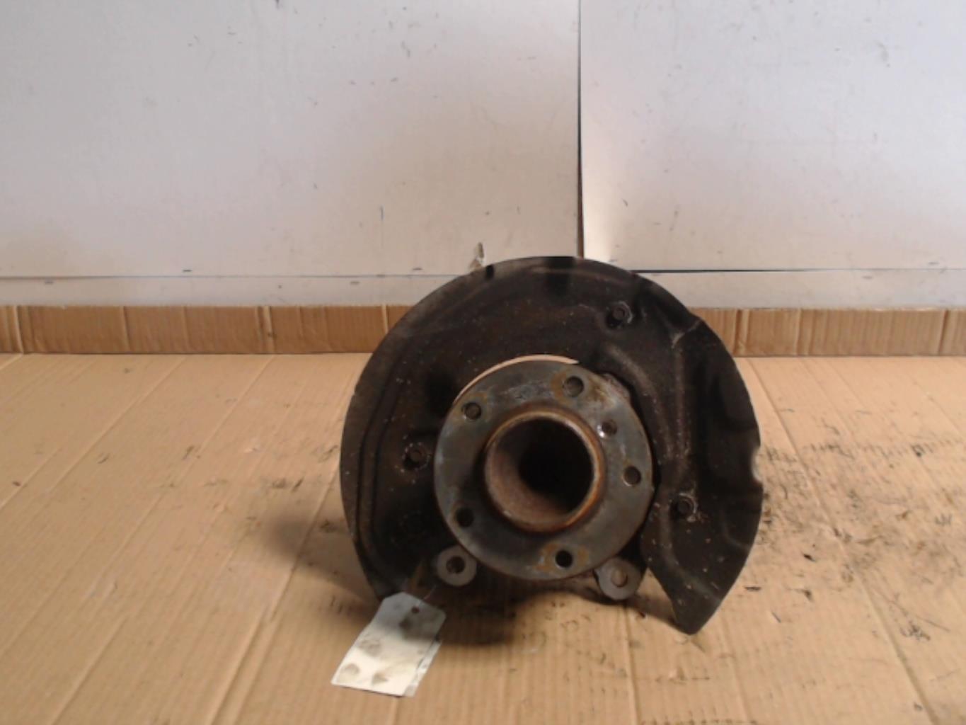 Fusee avant droit BMW SERIE 1 E87 PHASE 1 Essence - 1