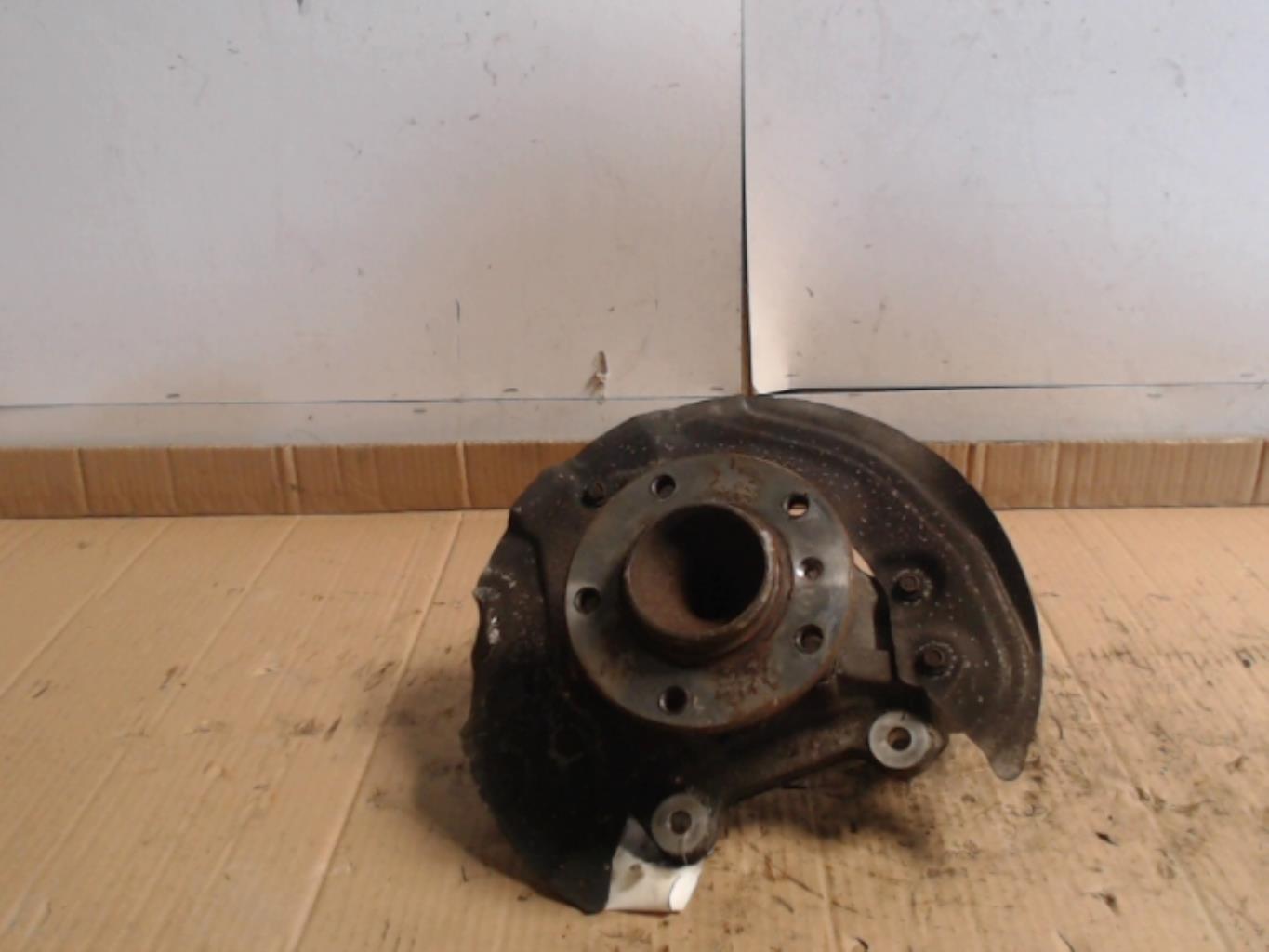 Fusee avant gauche BMW SERIE 1 E87 PHASE 1 Essence - 1