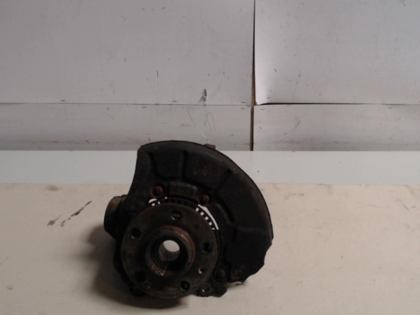 Fusee avant gauche VOLKSWAGEN BORA BREAK Diesel - 1