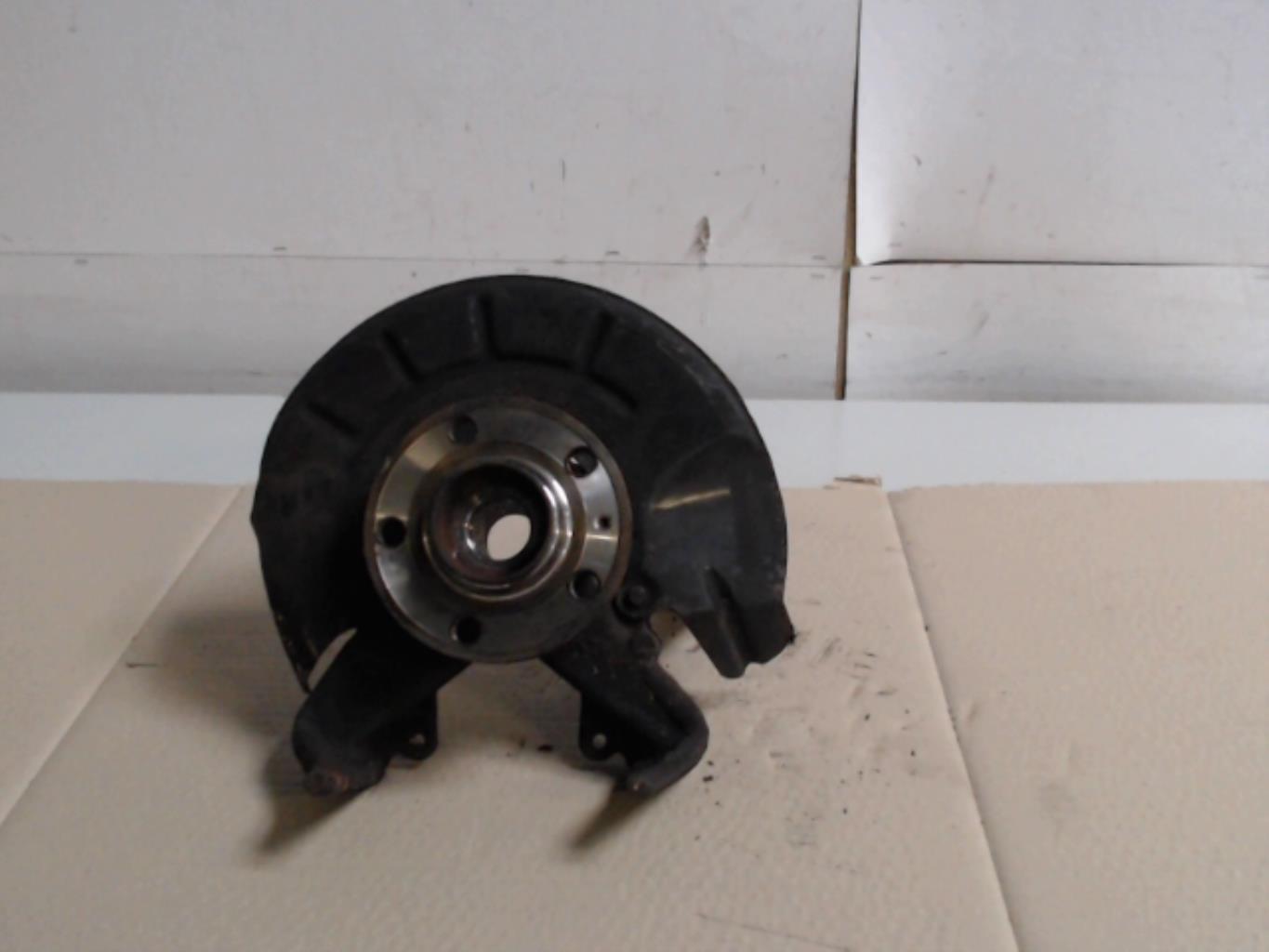 Fusee avant droit AUDI A2 Diesel - 1