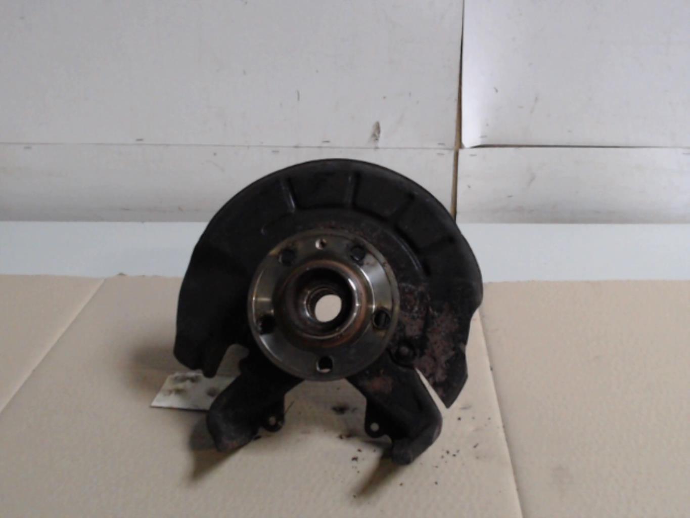 Fusee avant gauche AUDI A2 Diesel - 1