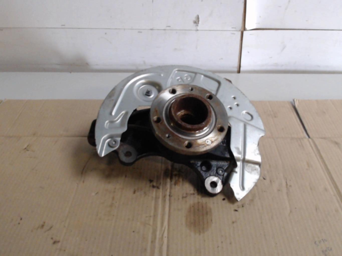 Fusee avant gauche PEUGEOT 3008 Diesel - 1
