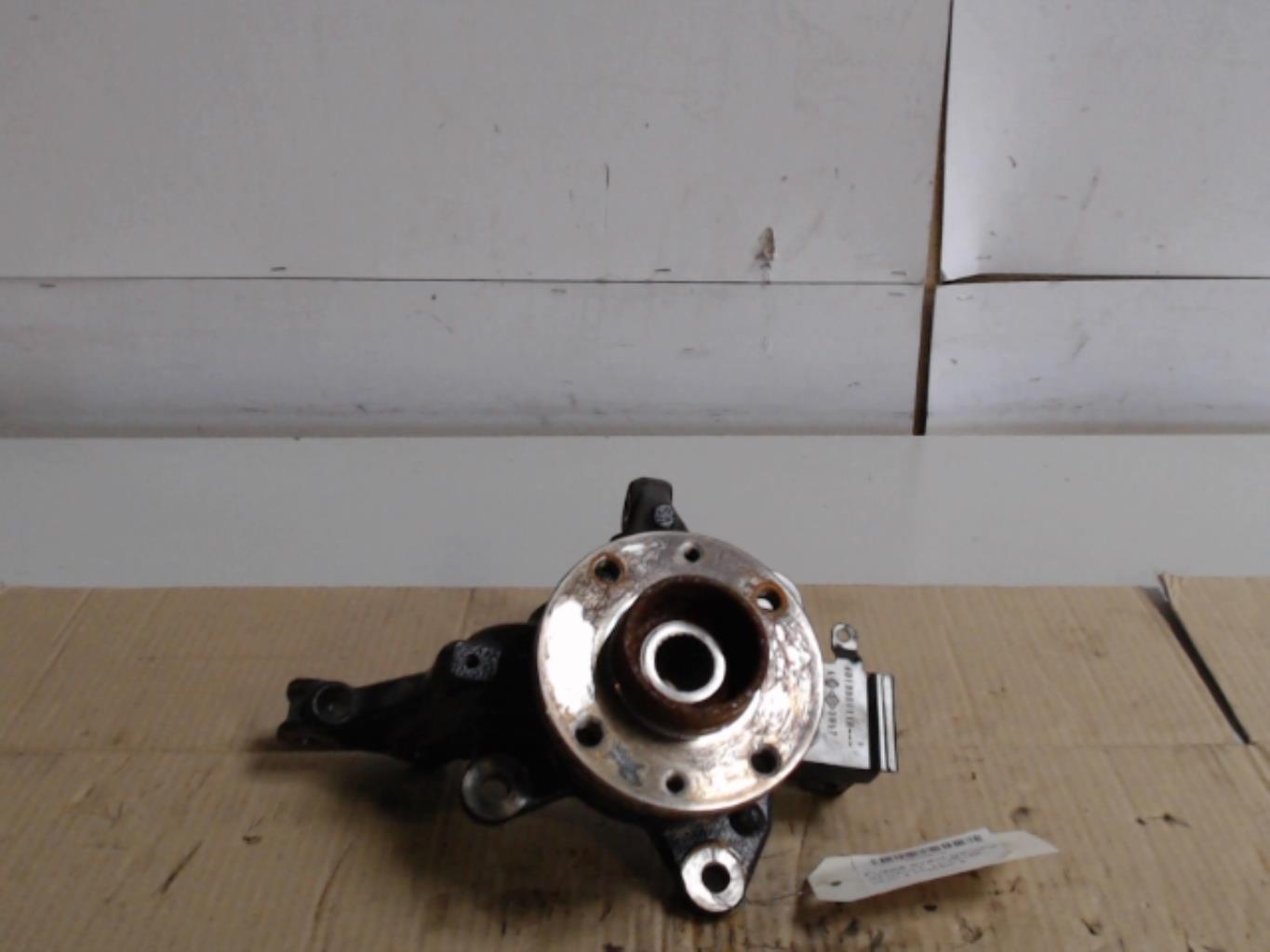 Fusee avant gauche RENAULT CLIO 4 PHASE 2  - 1