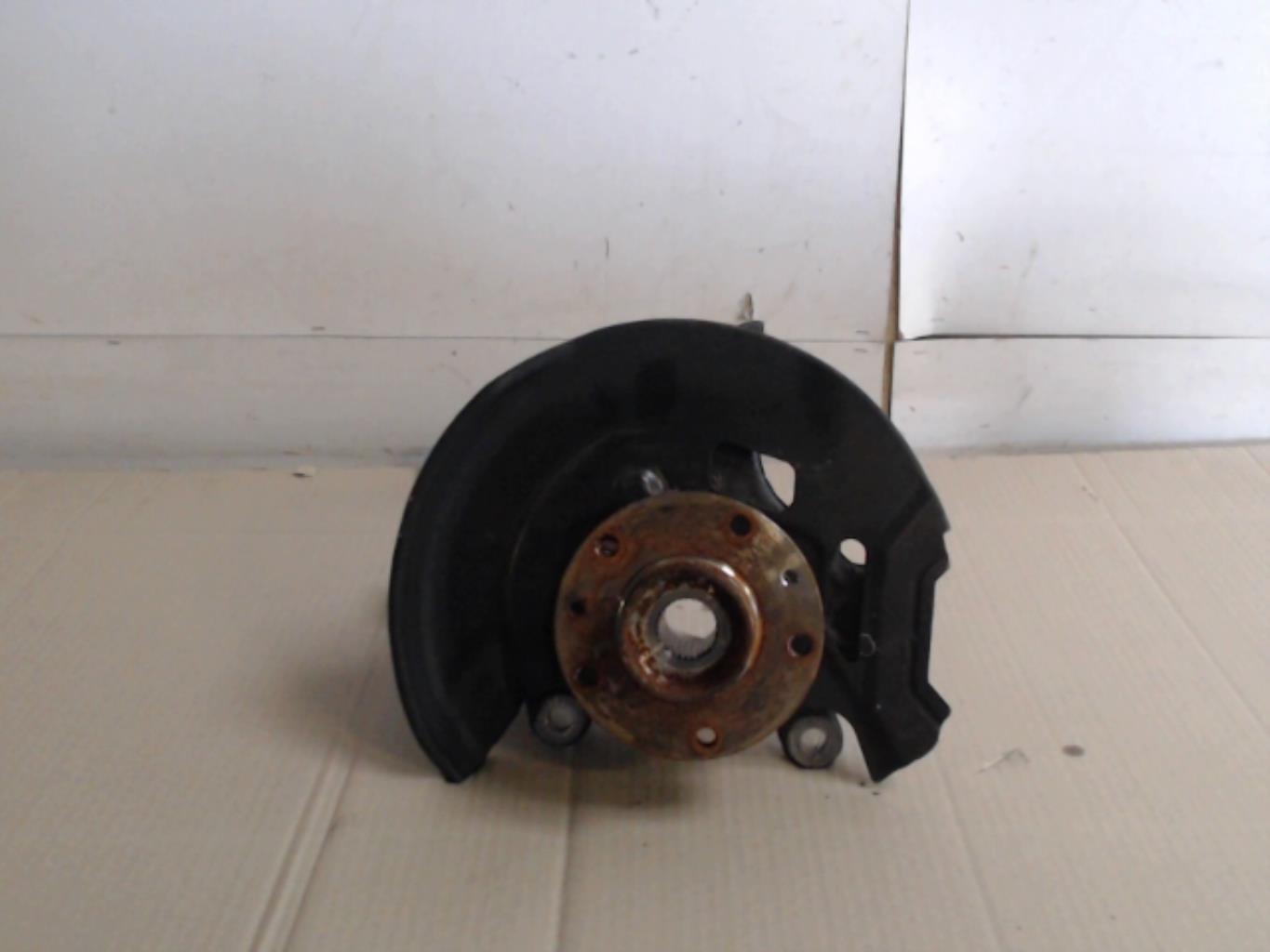 Fusee avant gauche NISSAN QASHQAI 2 PHASE 2  - 1