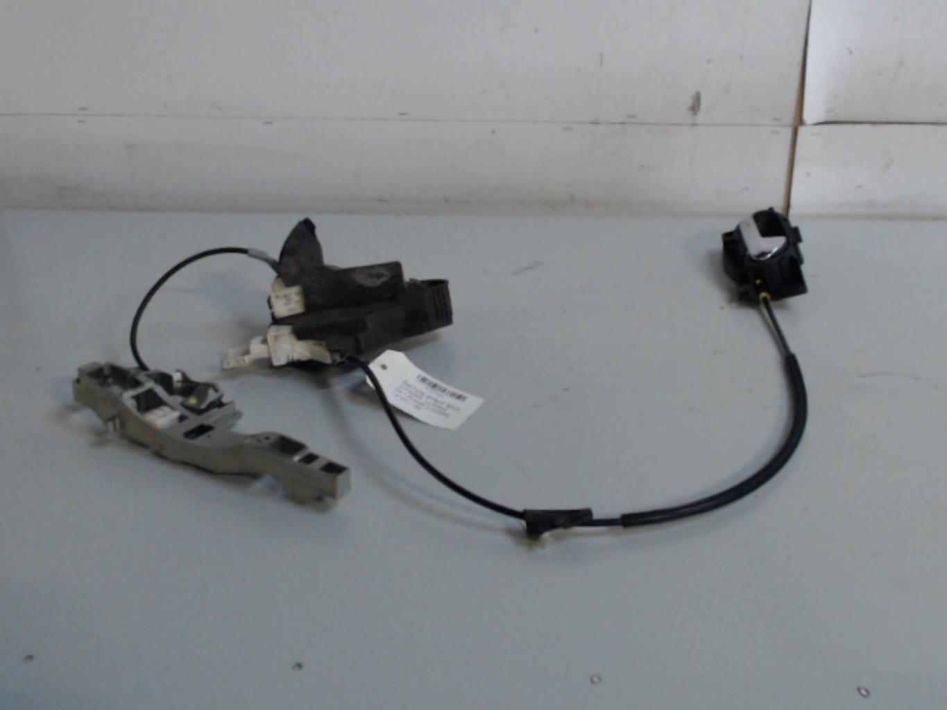 Serrure avant droit CITROEN C4 1 PHASE 2 COUPE Essence - 1
