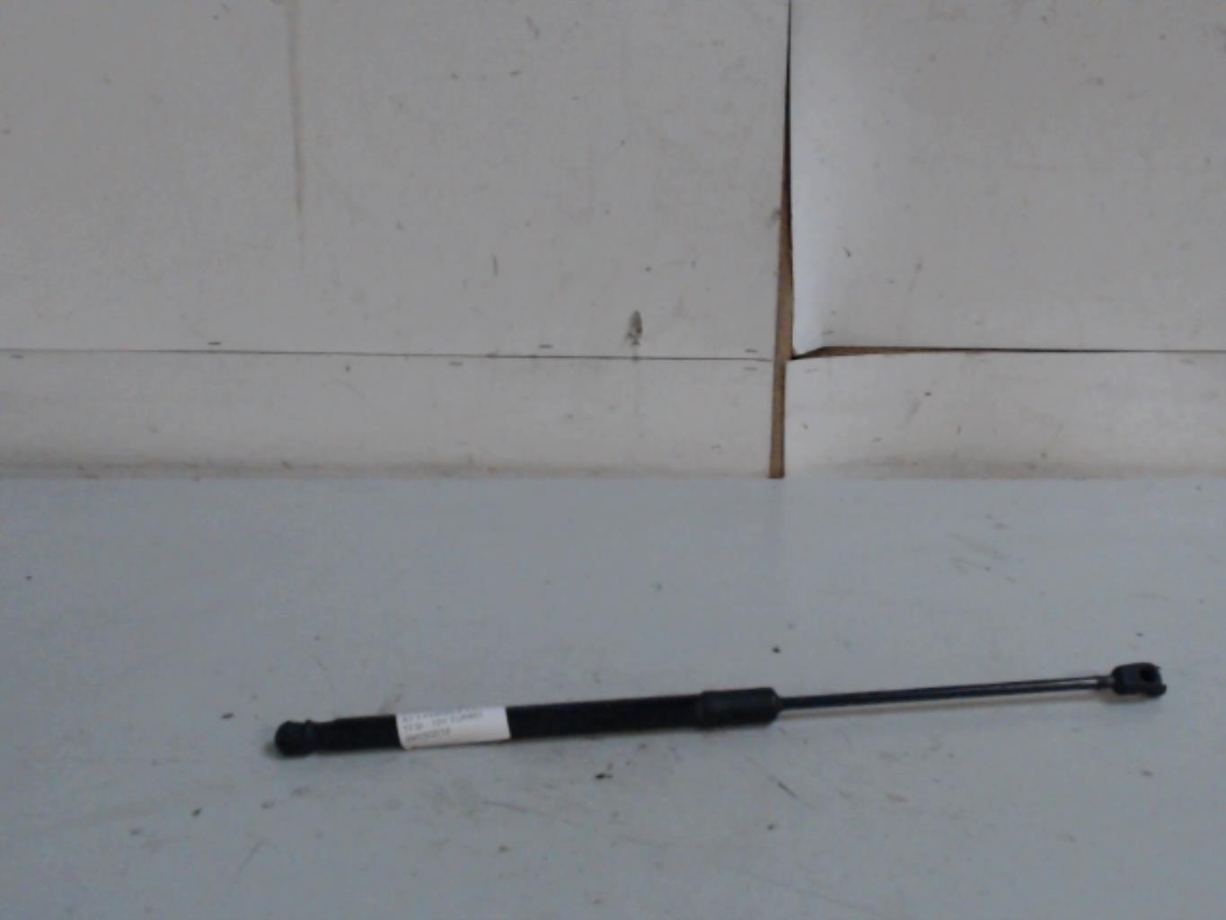 Verin de coffre droit AUDI A1 1 PHASE 2 Essence - 1