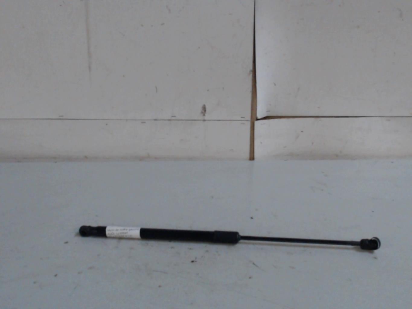 Verin de coffre gauche AUDI A1 1 PHASE 2 Essence - 1