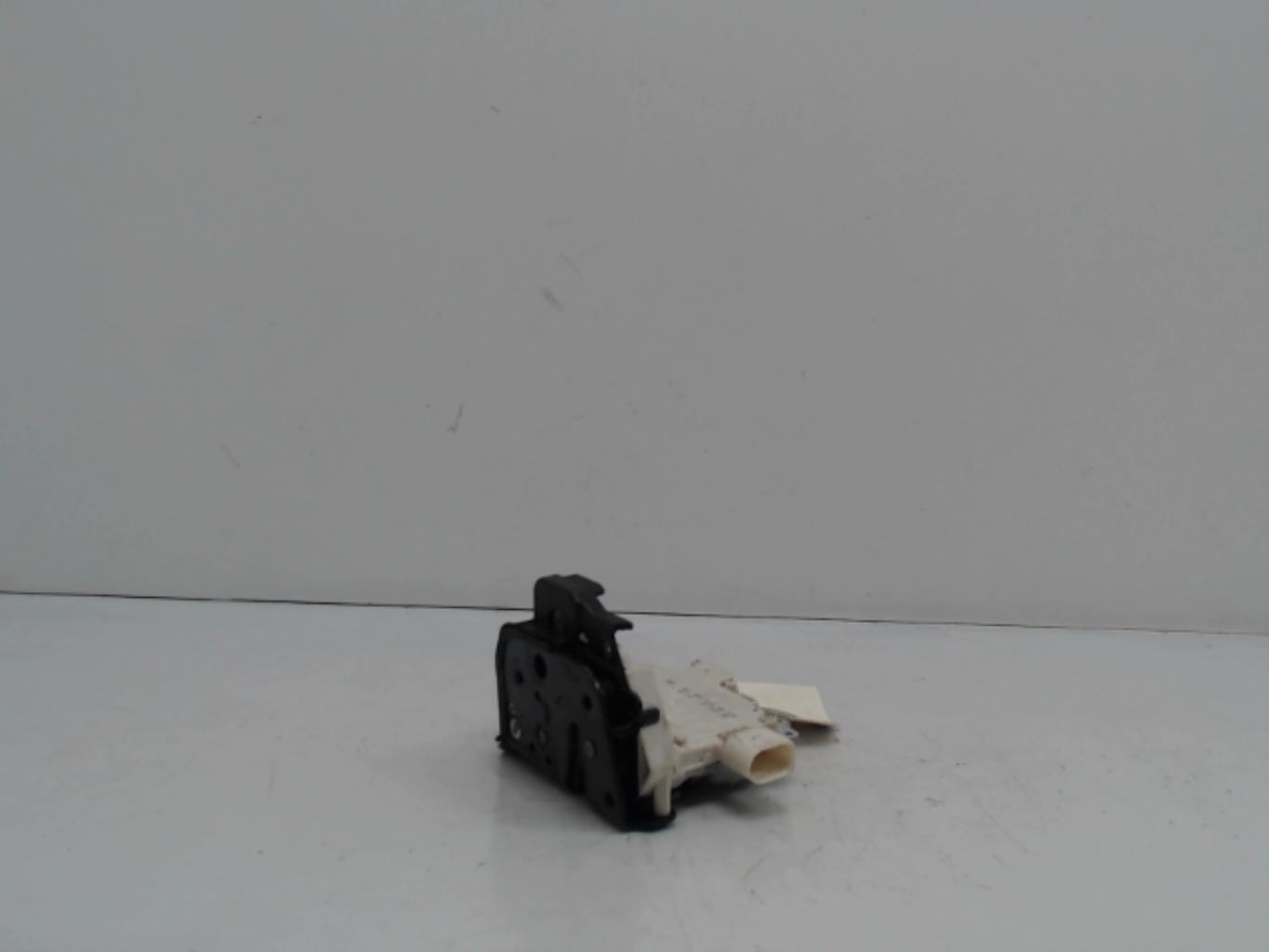 Serrure avant droit AUDI A4 2 PHASE 1 Diesel - 1